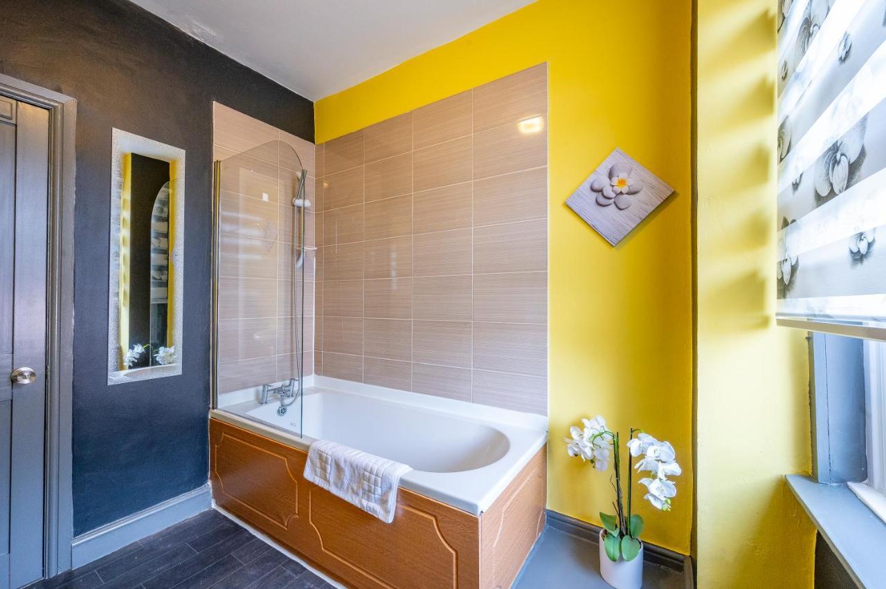 *1Es* For Your Most Relaxed & Cosy Stay + Free Parking + Free Fast Wifi * Leeds  Dış mekan fotoğraf